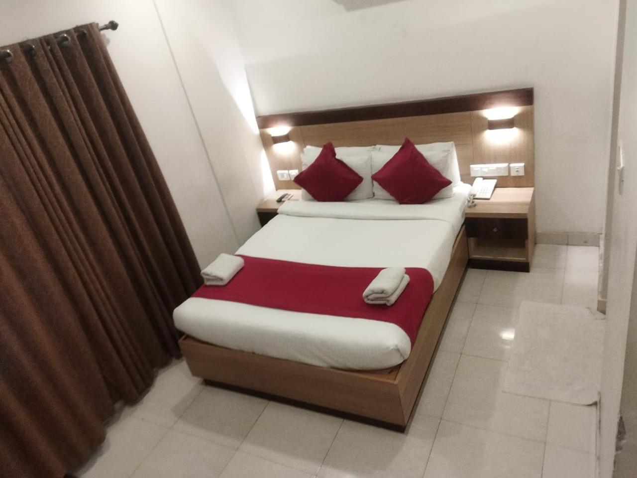 Prayana Hotels Kochi Zewnętrze zdjęcie