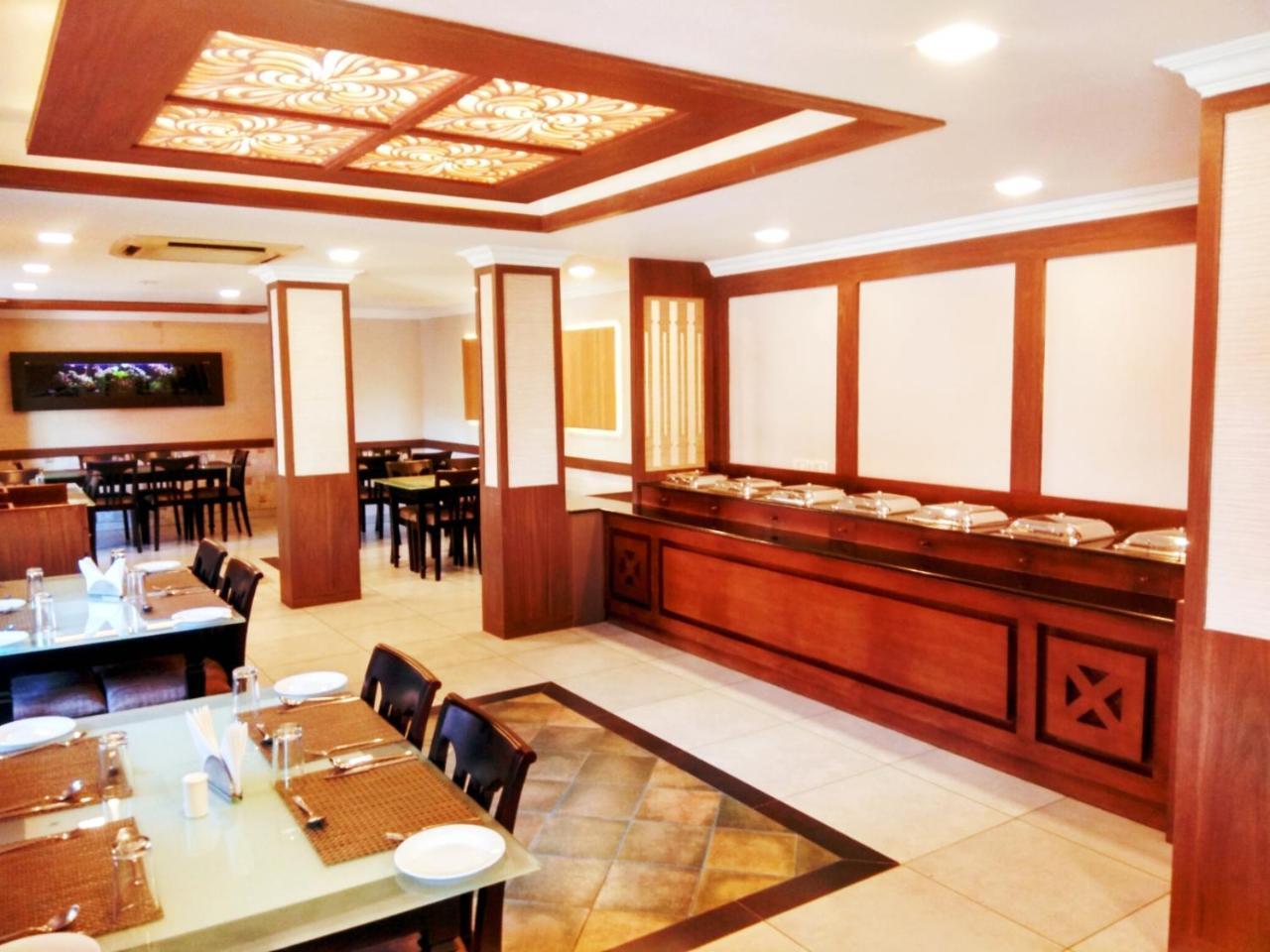 Prayana Hotels Kochi Zewnętrze zdjęcie
